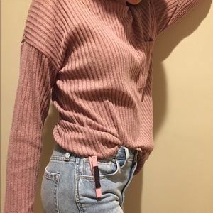 Ribbed rosey pocket sweater.  🌹